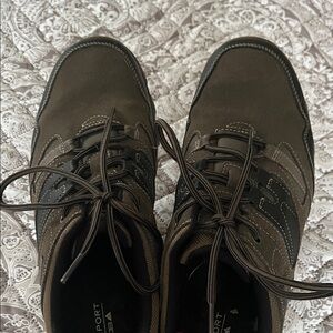 Men's Brown Lace-Up Casual hiking shoes.